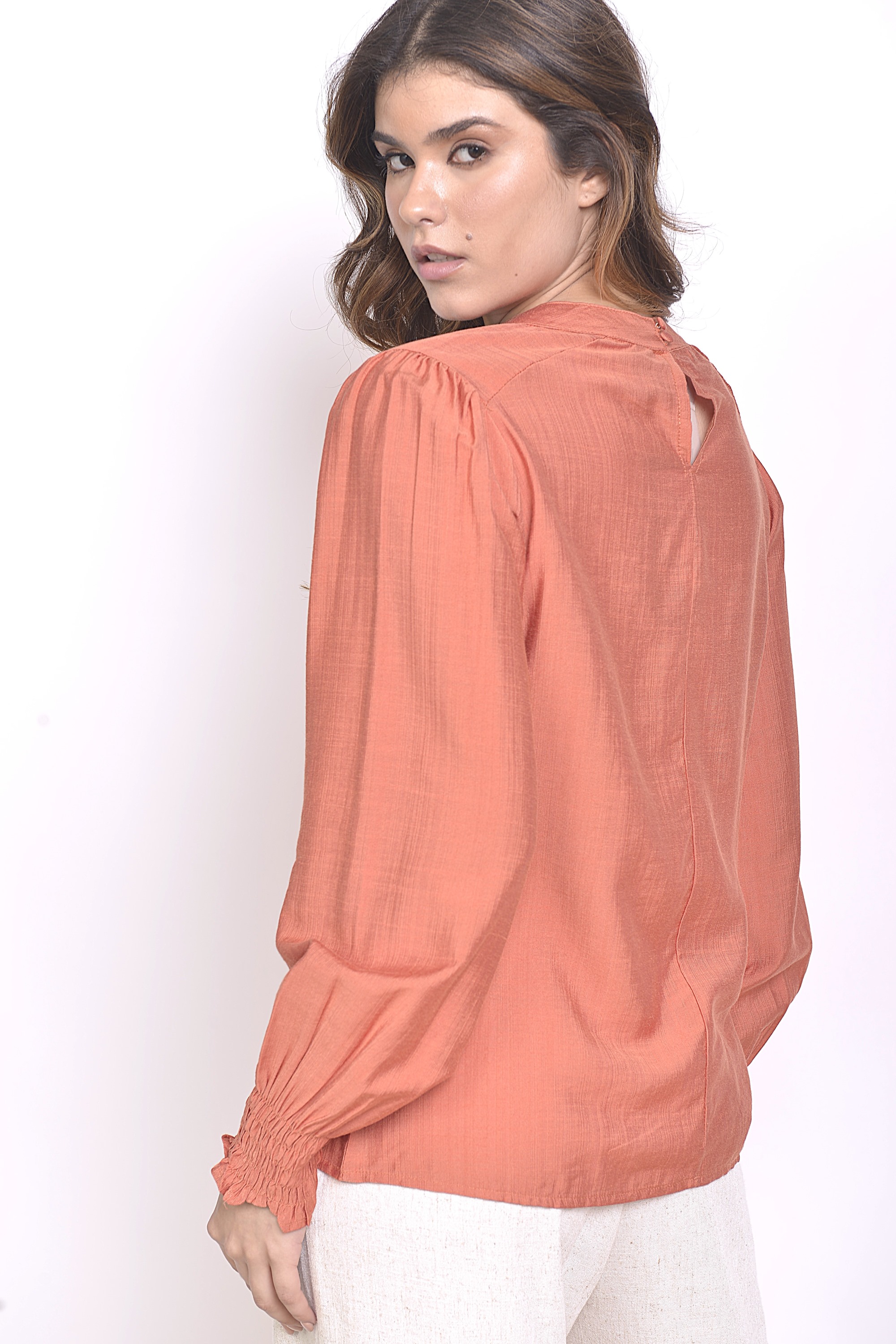 【SUNSEA】19SS DOMGOROSU BLUSON Blusa Terracota Feminina com Manga Longa Moderna